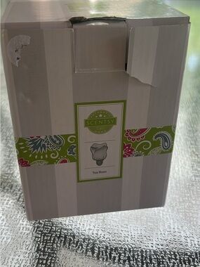 Scentsy Tea Rose Warmer